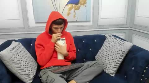 Snapshot of apolo_jonnes chatting on March 2026 02:39:02 AM online show from March 2026 02:39:02 AM