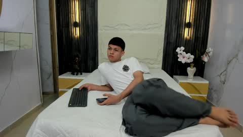 Snapshot of apolo_jonnes chatting on April 2026 02:11:02 AM online show from April 2026 02:11:02 AM