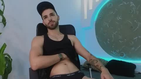 Apolo Lux  online show from January 2026 09:13:01 PM