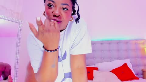 Snapshot of apotheosicass chatting on February 2025 05:59:01 PM KARLA online show from February 2025 05:59:01 PM