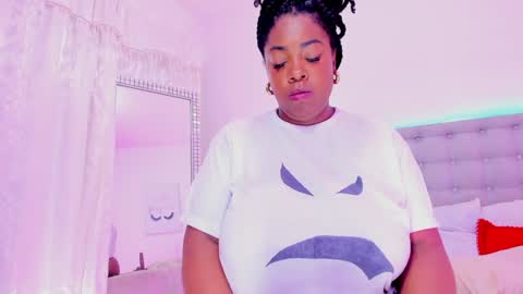 Snapshot of apotheosicass chatting on February 2025 09:02:01 PM KARLA online show from February 2025 09:02:01 PM