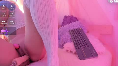 Snapshot of apple_of_pleasure chatting on October 2025 10:40:02 PM Lily online show from October 2025 10:40:02 PM