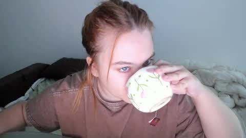 appleyummybuns online show from June 2026 11:37:02 AM