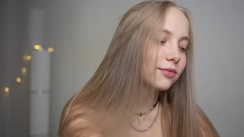 Snapshot of appr0ved chatting on January 2025 02:30:02 PM REYNA my friend online show from January 2025 02:30:02 PM