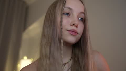 Snapshot of appr0ved chatting on January 2025 03:13:02 PM REYNA my friend online show from January 2025 03:13:02 PM