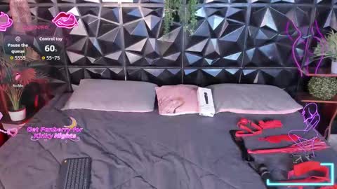 apprilfoxx online show from December 2025 03:32:01 PM