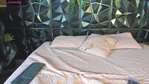 apprilfoxx online show from February 2026 01:18:02 PM