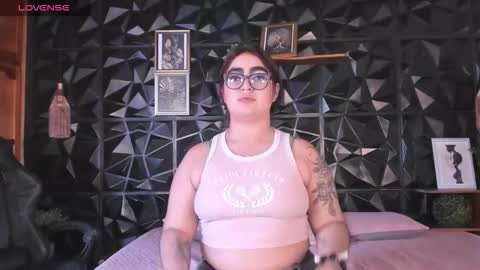 apprilfoxx online show from February 2026 02:36:01 PM