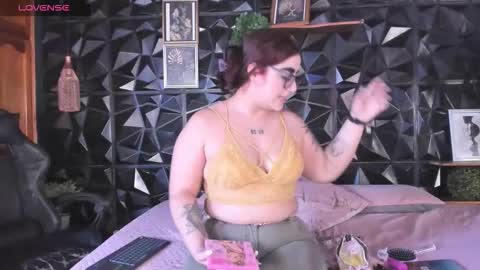 apprilfoxx online show from February 2026 01:18:01 PM