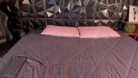 apprilfoxx online show from February 2026 02:16:02 PM