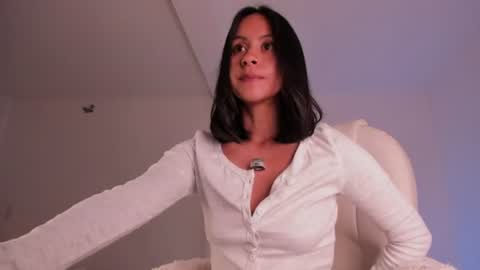 Anny online show from August 2026 09:35:01 PM
