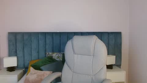 Snapshot of april__bunny chatting on December 2024 11:16:01 PM April Bunny online show from December 2024 11:16:01 PM