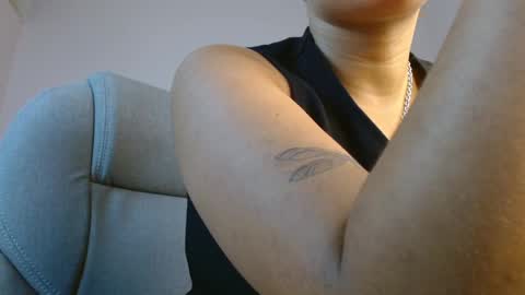 Snapshot of april__bunny chatting on February 2025 05:07:01 PM April Bunny online show from February 2025 05:07:01 PM