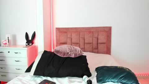 Snapshot of april_collinsxx chatting on May 2026 11:01:04 PM april collinsxx online show from May 2026 11:01:04 PM