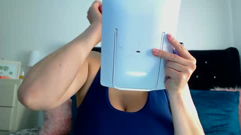 Snapshot of april_harrys chatting on March 2025 02:45:01 PM April online show from March 2025 02:45:01 PM