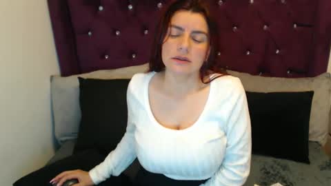 Snapshot of april_harrys chatting on September 2025 04:08:02 PM April online show from September 2025 04:08:02 PM