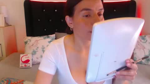 Snapshot of april_harrys chatting on February 2026 03:30:01 PM April online show from February 2026 03:30:01 PM