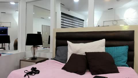 AprilBom online show from April 2026 11:37:01 AM