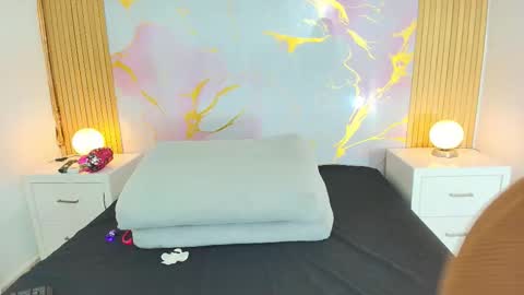 aprillross online show from February 2026 11:58:02 AM