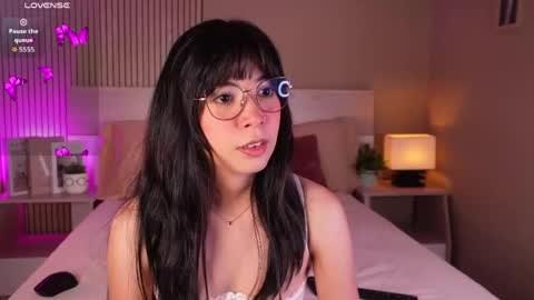 aprilqueenie online show from May 2026 07:43:02 PM