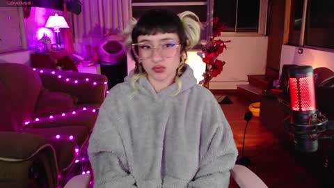 Snapshot of aquamarinebubble chatting on December 2024 04:10:02 AM Zam independent model online show from December 2024 04:10:02 AM