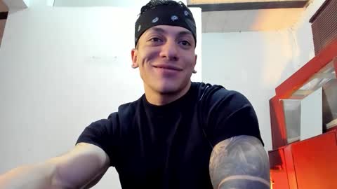 Jonathan online show from November 2025 05:55:02 PM