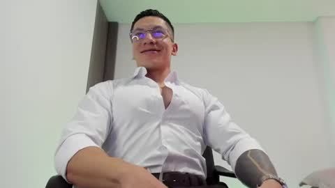 Jonathan online show from June 2026 06:29:01 PM