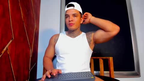 Snapshot of aquiles_elpapi chatting on October 2025 05:30:01 AM AquilesElpapi online show from October 2025 05:30:01 AM