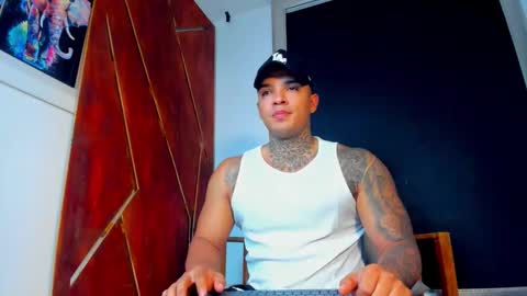 AquilesElpapi online show from November 2025 10:48:01 PM