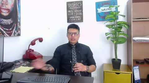 aquilestaylor online show from May 2026 01:09:02 PM