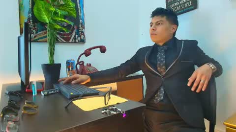 aquilestaylor online show from July 2026 12:24:02 PM