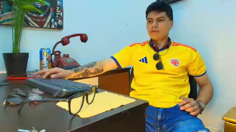 aquilestaylor online show from July 2026 12:42:02 PM