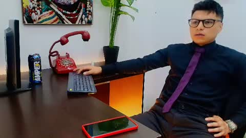 aquilestaylor online show from July 2026 12:08:02 PM