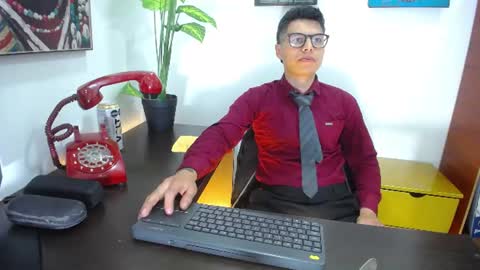 aquilestaylor online show from July 2026 12:51:01 PM