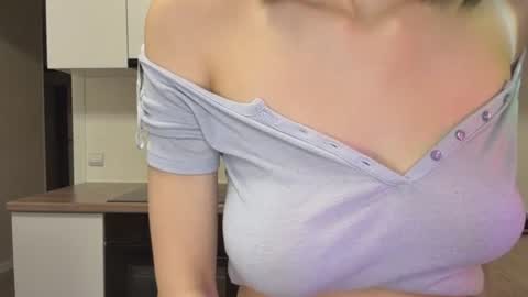 Caroline online show from July 2026 06:20:01 PM