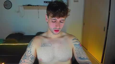 Snapshot of ares_blue chatting on February 2026 01:22:01 AM ares blue online show from February 2026 01:22:01 AM