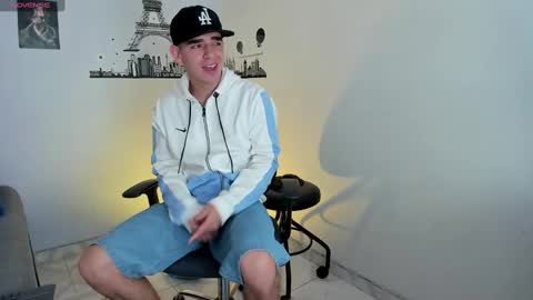 Snapshot of ares_johnsonn chatting on December 2024 06:42:02 PM Ares online show from December 2024 06:42:02 PM