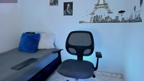 Snapshot of ares_johnsonn chatting on December 2024 09:50:02 PM Ares online show from December 2024 09:50:02 PM