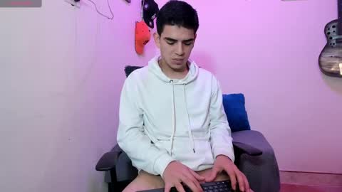 Snapshot of ares_johnsonn chatting on February 2025 04:10:02 PM Ares online show from February 2025 04:10:02 PM