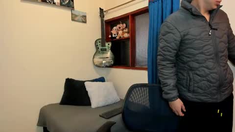 Snapshot of ares_johnsonn chatting on February 2025 03:53:01 PM Ares online show from February 2025 03:53:01 PM