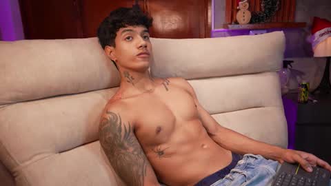 aress444 online show from December 2025 11:23:01 PM