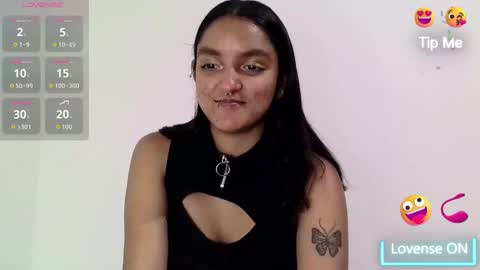 Snapshot of ari_20_ chatting on September 2025 11:37:02 PM Bella online show from September 2025 11:37:02 PM