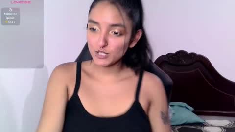 Snapshot of ari_20_ chatting on September 2025 11:53:01 PM Bella online show from September 2025 11:53:01 PM