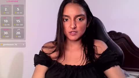 Snapshot of ari_20_ chatting on September 2025 10:26:01 PM Bella online show from September 2025 10:26:01 PM