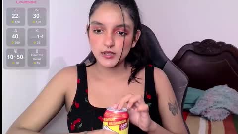 Snapshot of ari_20_ chatting on October 2025 01:35:01 AM Bella online show from October 2025 01:35:01 AM