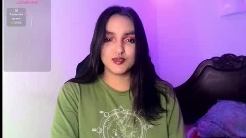 Snapshot of ari_20_ chatting on November 2025 12:21:01 AM Bella online show from November 2025 12:21:01 AM