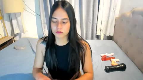 Snapshot of ari_anaa chatting on February 2026 02:06:01 PM AriCandyAnna online show from February 2026 02:06:01 PM