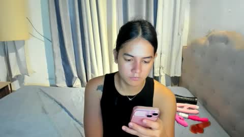 Snapshot of ari_anaa chatting on February 2026 04:33:02 AM AriCandyAnna online show from February 2026 04:33:02 AM