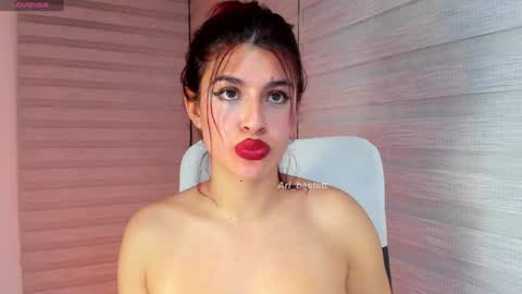 Snapshot of ari_bastett chatting on December 2024 06:22:01 AM Ariana online show from December 2024 06:22:01 AM