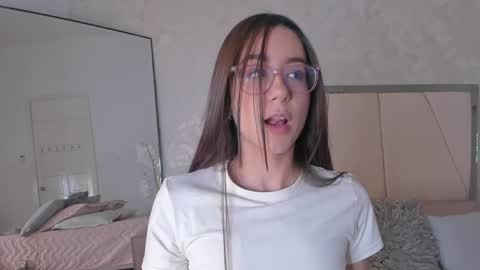 Ari Wilde online show from May 2026 11:52:02 AM